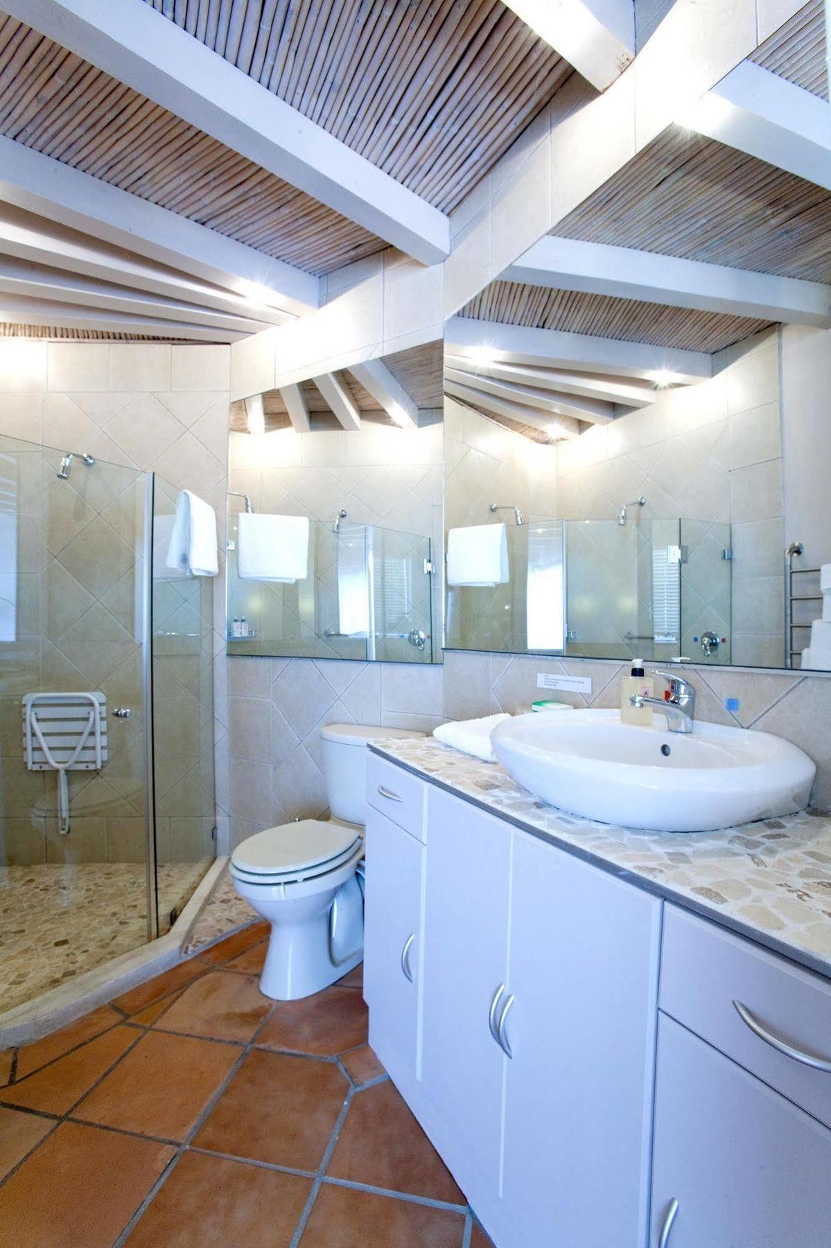 Villa Marine Guest House 4 Star Graded SolarEco Friendly Abundant Water Pringle Bay Exterior foto